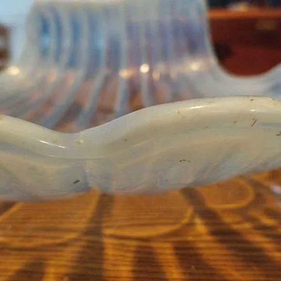 Vintage Opaque Blue Scalloped Shell Dish - Picture 6 of 11